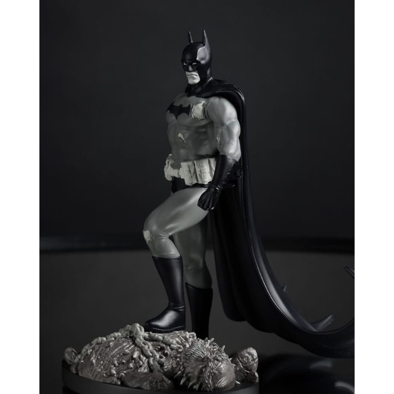 DC Comics - Batman Black & White 1/10 Statua by Bjorn Barends 19 cm McFarlane