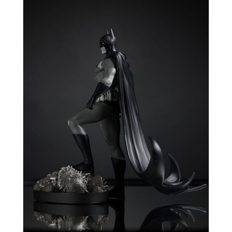 DC Comics - Batman Black & White 1/10 Statua by Bjorn Barends 19 cm McFarlane