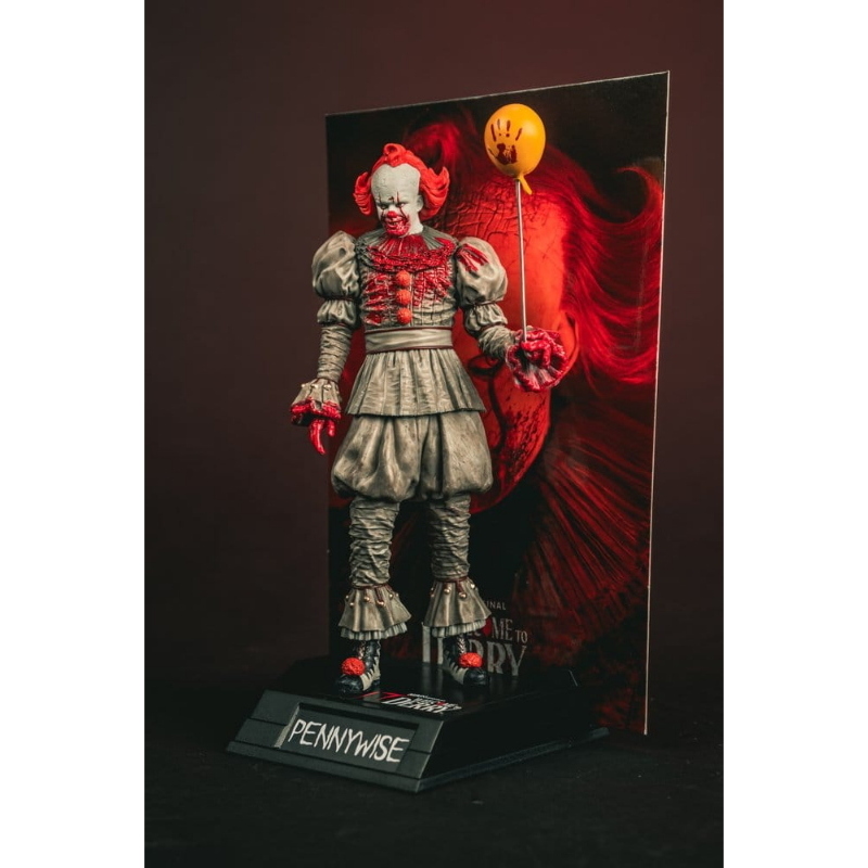 IT - Welcome to Derry Bloody Pennywise Movie Maniacs McFarlane Toys
