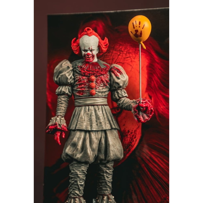 IT - Welcome to Derry Bloody Pennywise Movie Maniacs McFarlane Toys