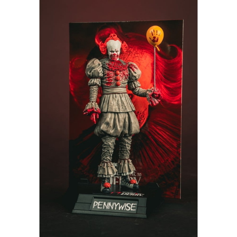 IT - Welcome to Derry Bloody Pennywise Movie Maniacs McFarlane Toys