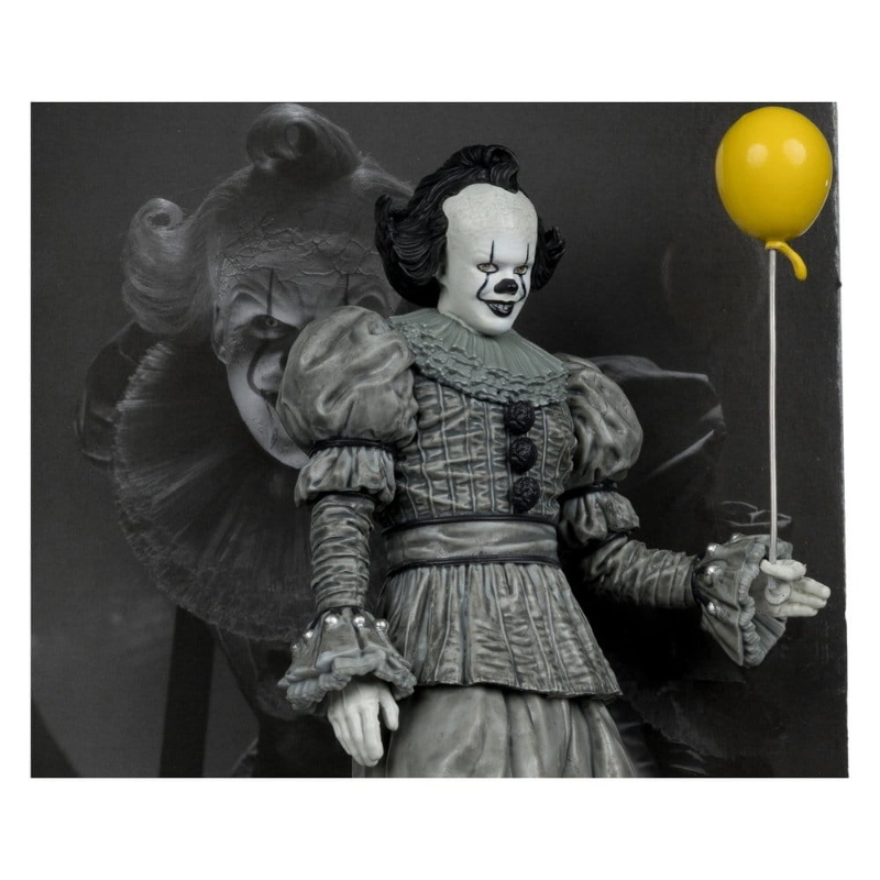IT - Welcome to Derry Black & White Pennywise Movie Maniacs McFarlane Toys