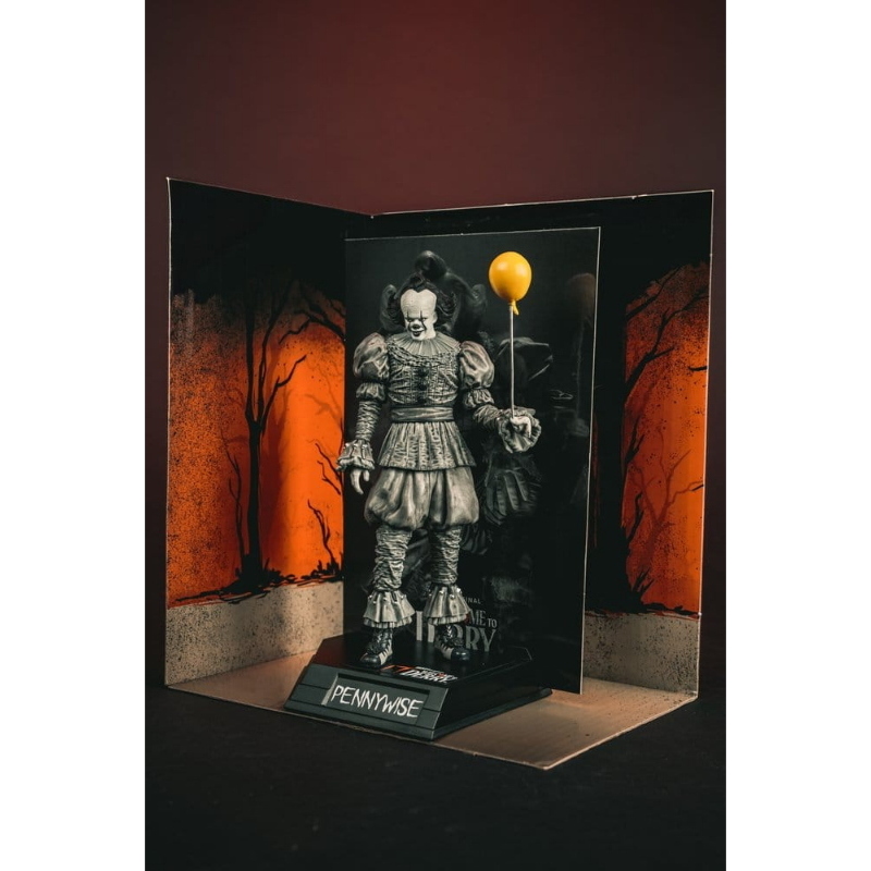 IT - Welcome to Derry Black & White Pennywise Movie Maniacs McFarlane Toys