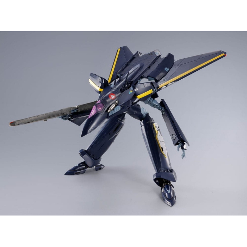 Macross - VF-17S Nightmare Gamlin DX Chogokin Bandai