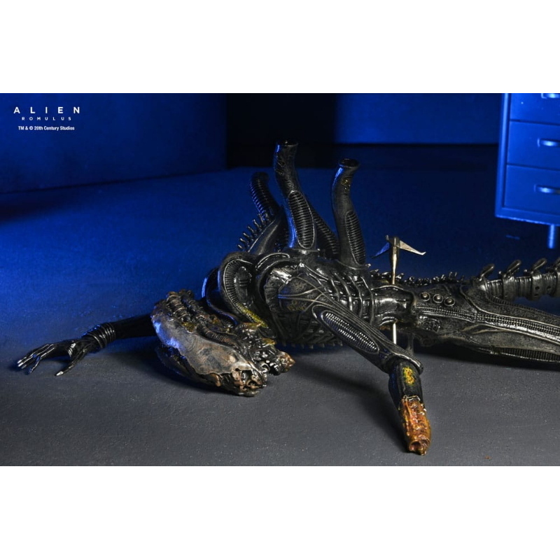 Alien - Romulus Deluxe Action Figure Xenomorph XX121 Suspended Lab NECA