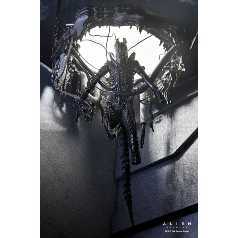 Alien - Romulus Deluxe Action Figure Xenomorph XX121 Suspended Lab NECA