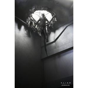 Alien - Romulus Deluxe Action Figure Xenomorph XX121 Suspended Lab NECA