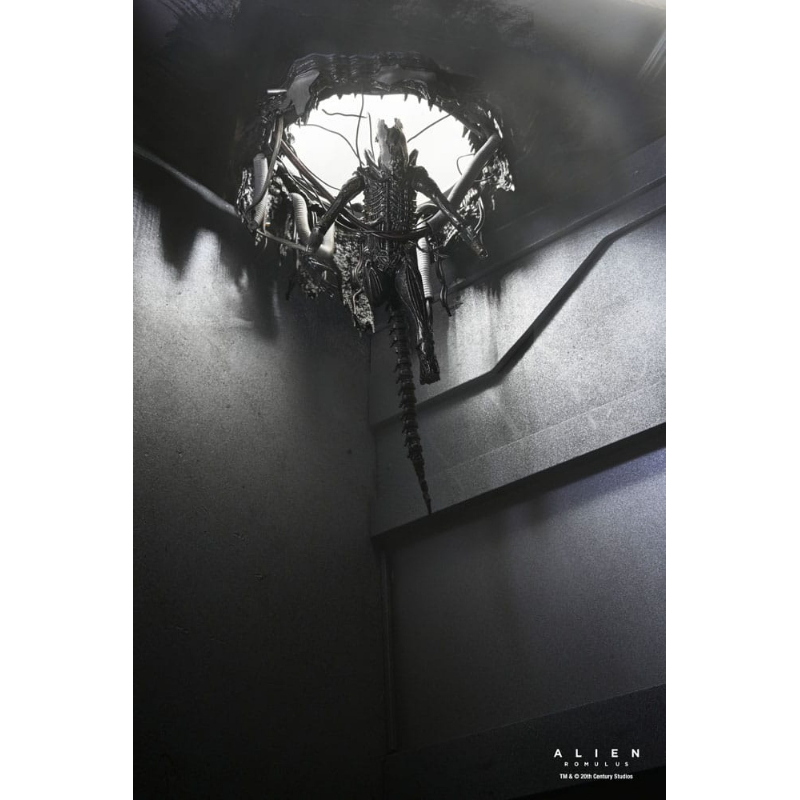 Alien - Romulus Deluxe Action Figure Xenomorph XX121 Suspended Lab NECA
