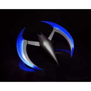 DC Comics - Batman Beyond Prop Replica 1/1 Batarang Blu LED NECA