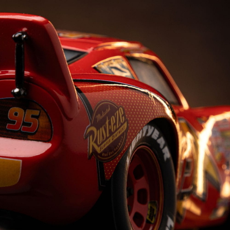 Cars - Lightning McQueen Art Scale 1/10 Iron Studios