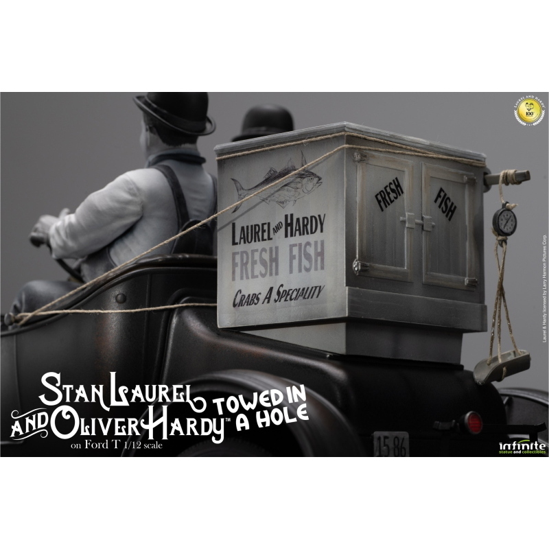 Laurel & Hardy - Towed in a Hole Ford Model T Limited Edition 1/12 Infinite Statue