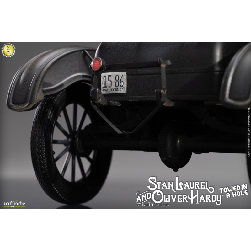 Laurel & Hardy - Towed in a Hole Ford Model T Limited Edition 1/12 Infinite Statue